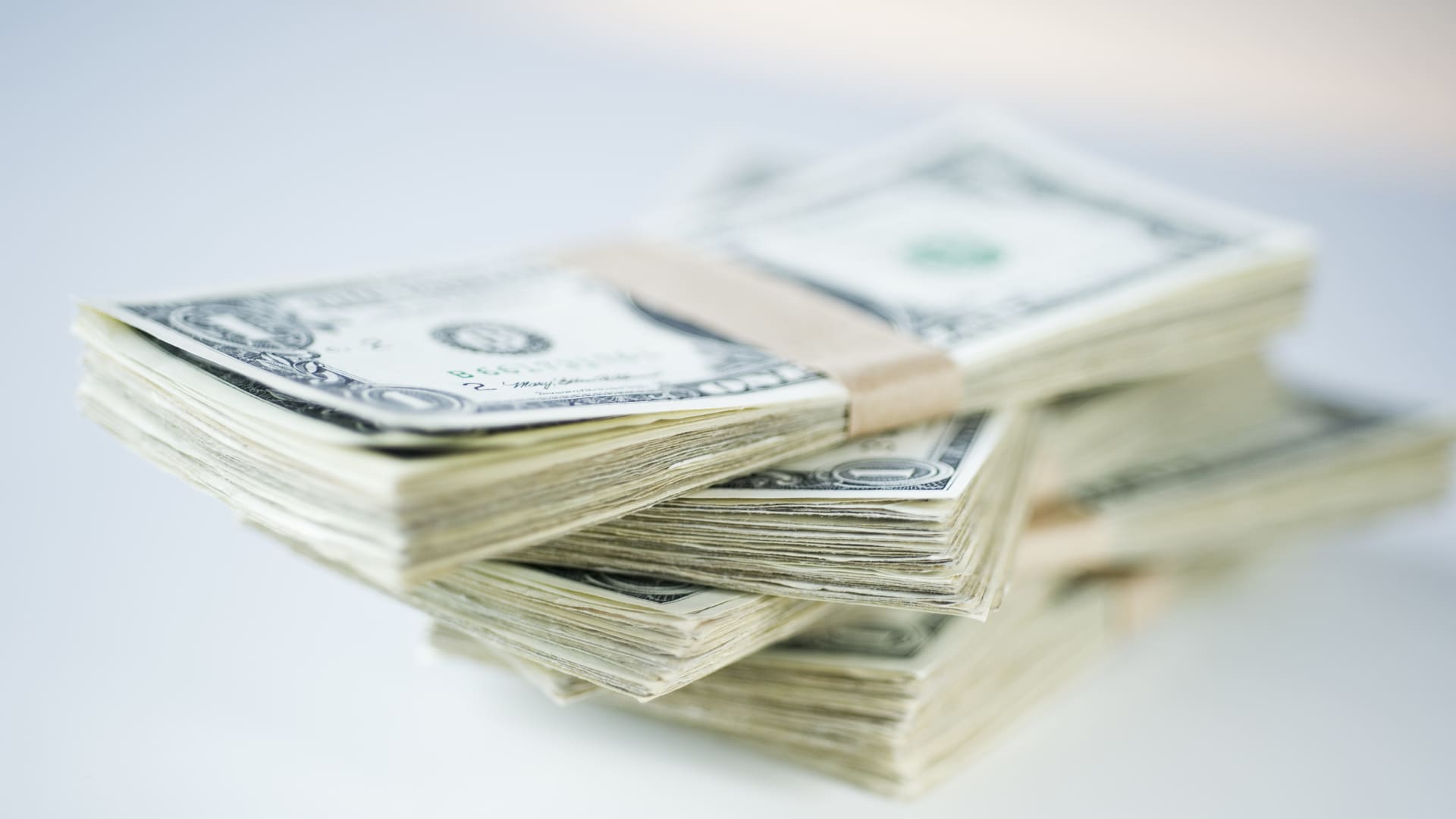 Here are 9 interest savings accounts offering 5% APY (or close to it)